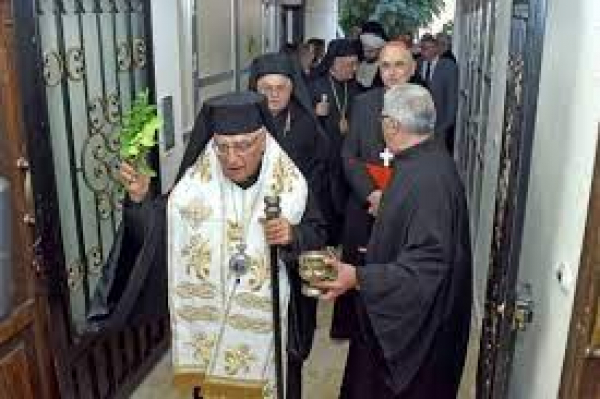 العبسي: الكنيسة ستساهم في إعادة إعمار سوريا