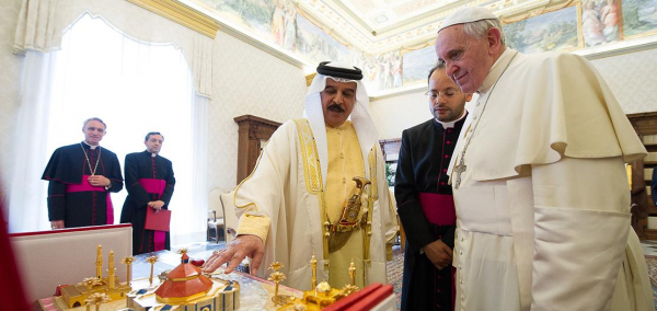 صحفية أردنية تكتب في صحيفة الأيام البحرينية: زيارة قداسة البابا... لماذا البحرين؟