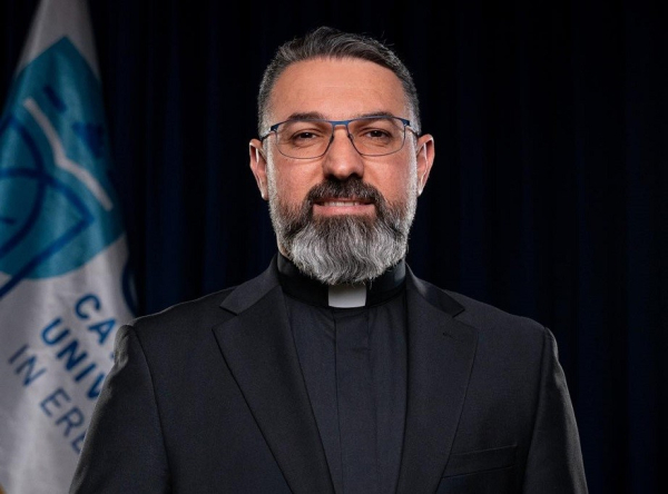 البطريرك مار بولس الثالث نونا يعين الاب كرم شماشا سكرتيرا شخصيا له ومديرا لمكتب السكرتارية